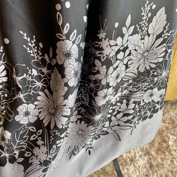 🌺TED BAKER 100% Silk Dress Size 6 🌺This Ted Baker Silk Dress is GORGEOUS ! 🌺 - Picture 6 of 14